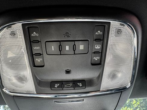 Used 2014 Jeep Grand Cherokee 4WD Overland image 15