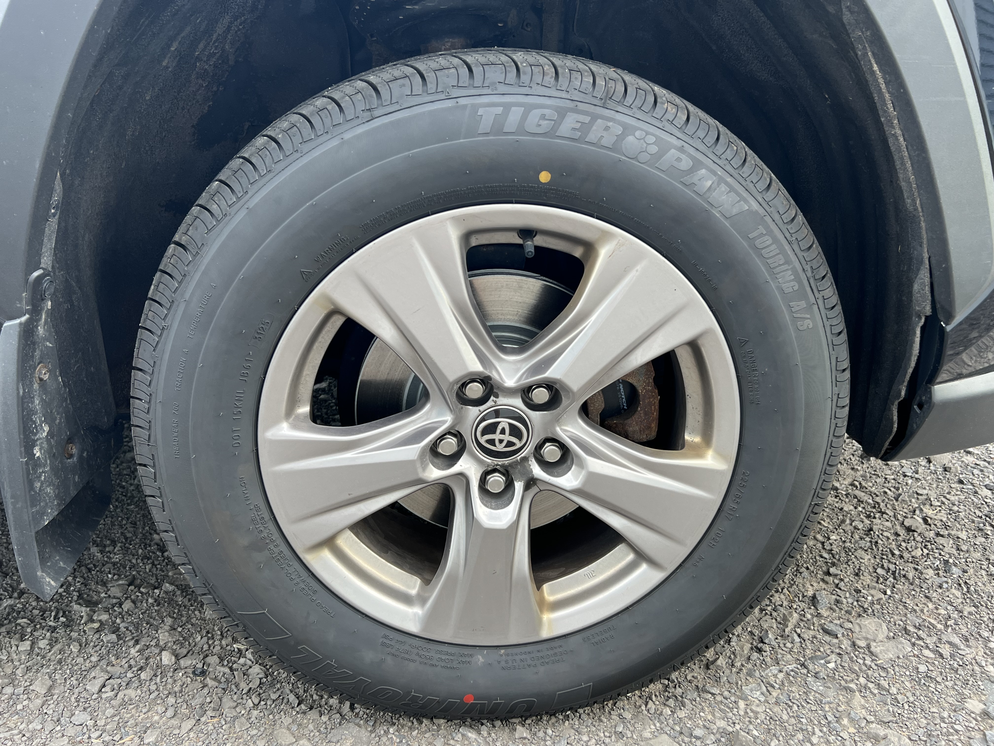 Used 2022 Toyota RAV4 AWD XLE w/ Convenience Package image 22