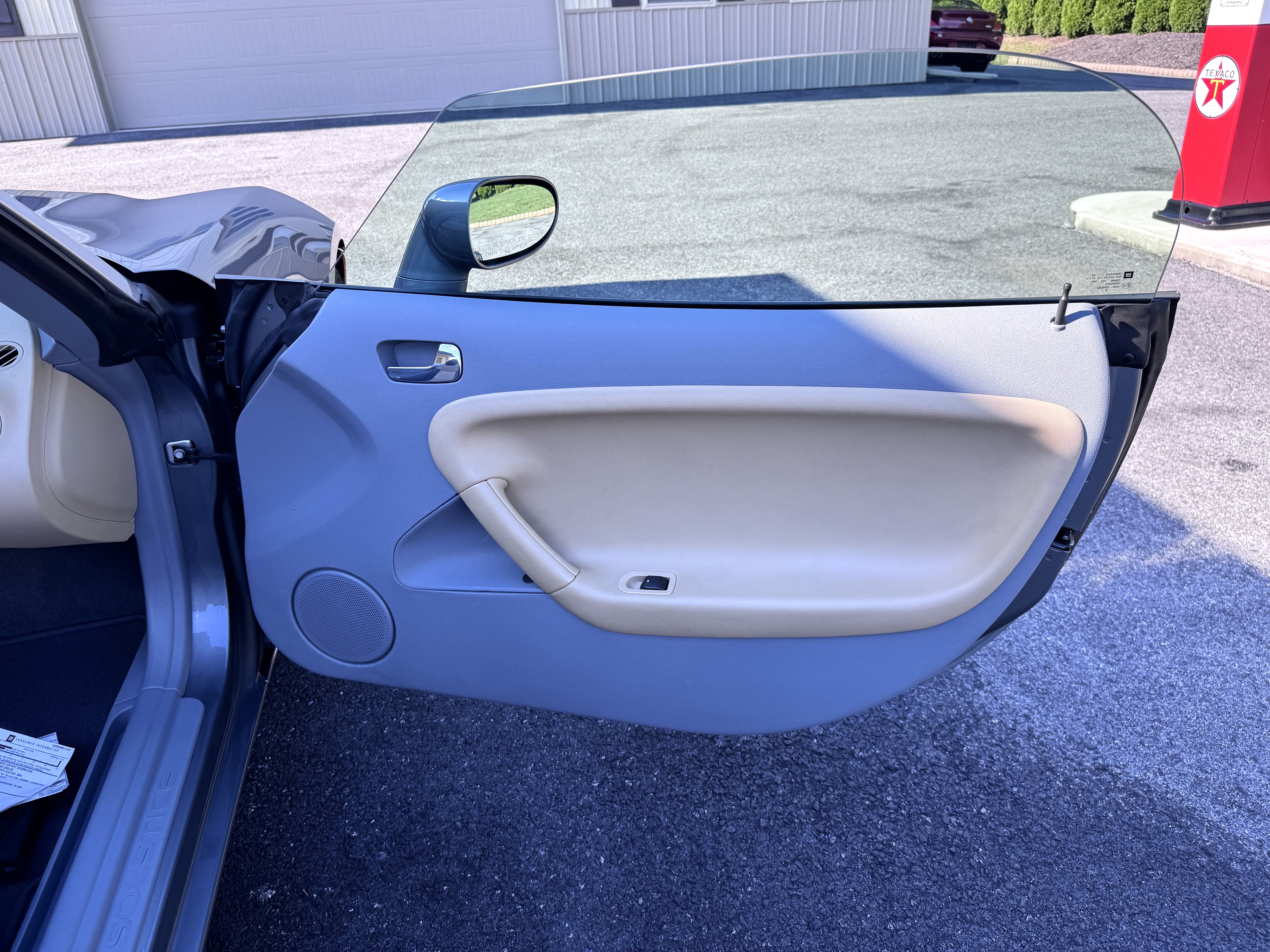 Used 2006 Pontiac Solstice RWD image 19
