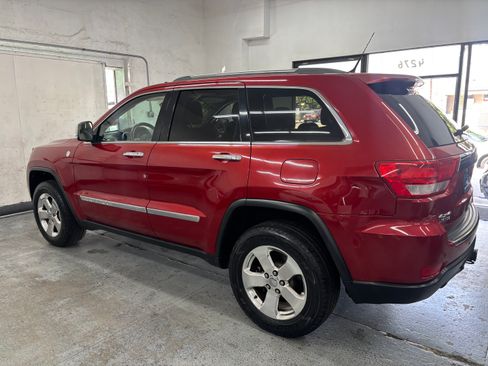 Used 2011 Jeep Grand Cherokee Limited image 4