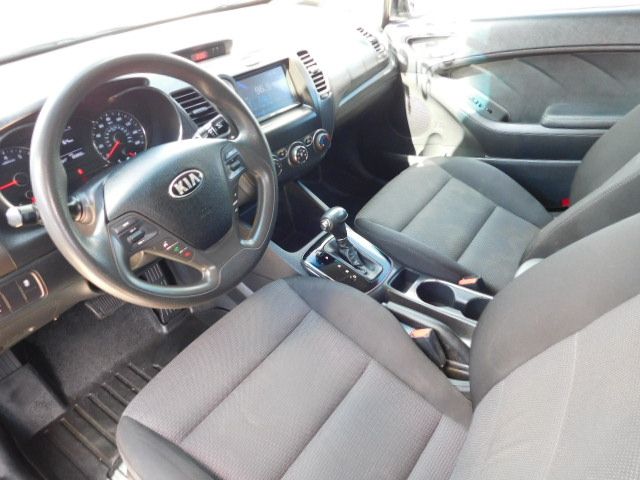 Used 2017 Kia Forte LX Sedan FWD image 9