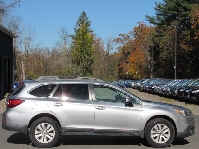 Used 2015 Subaru Outback 2.5i Premium AWD/4WD image 11