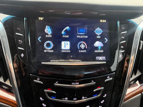 Used 2016 Cadillac Escalade Premium Luxury image 15