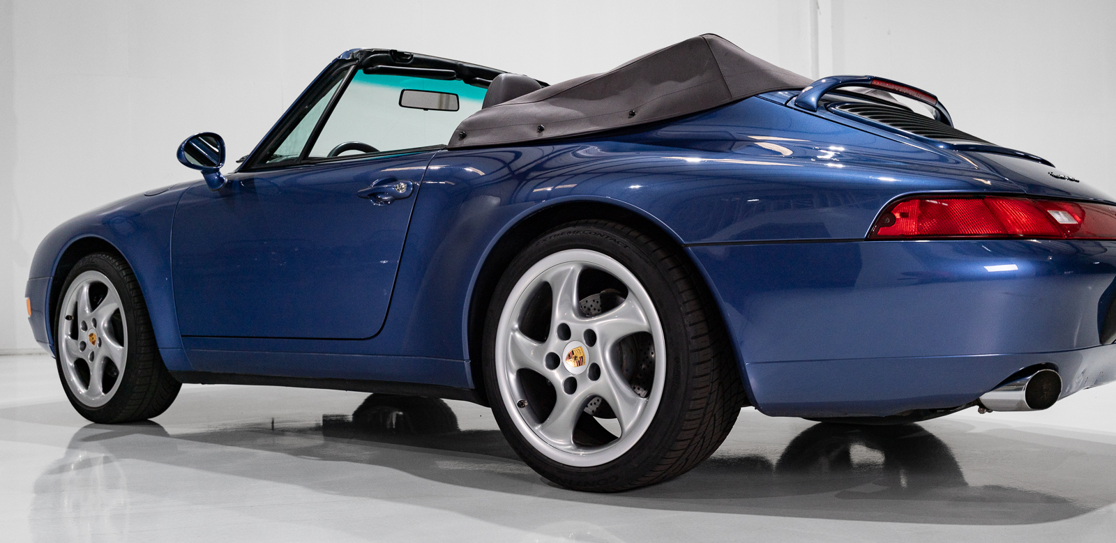Used 1997 Porsche 911 Carrera Cabriolet RWD image 34