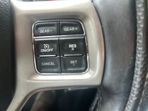 Used 2017 RAM 1500 4x4 Crew Cab Laramie image 33