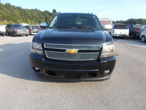 Used 2008 Chevrolet Avalanche 4x4 image 2
