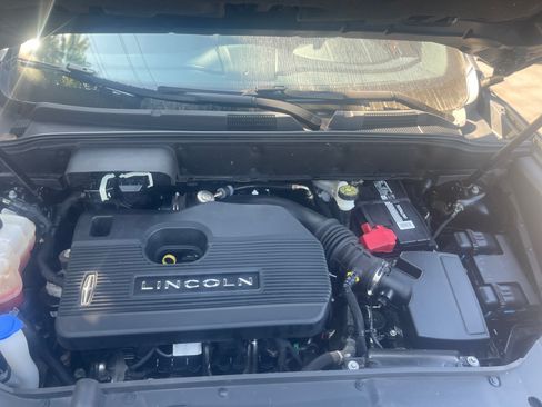 Used 2019 Lincoln Nautilus Reserve image 17