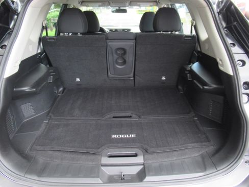 Used 2018 Nissan Rogue S image 20