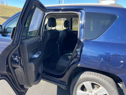 Used 2017 Jeep Compass Latitude image 7