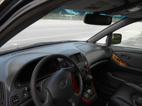 Used 1999 Lexus RX 300 image 14