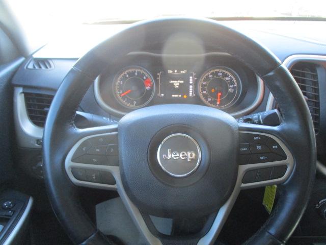Used 2018 Jeep Cherokee FWD Latitude image 28