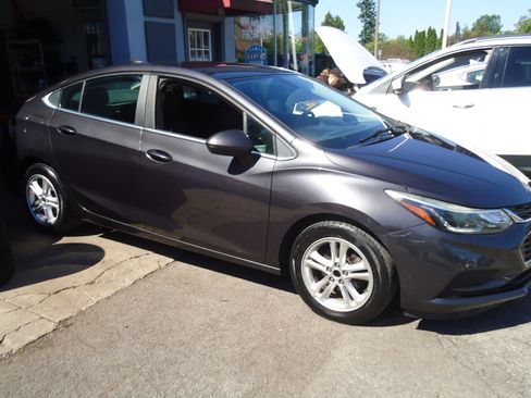 Used 2016 Chevrolet Cruze LT Sedan FWD image 4