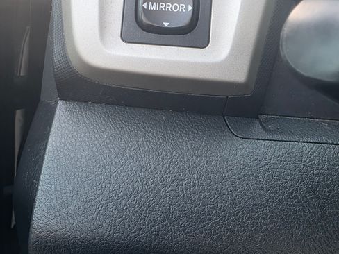 Used 2010 Toyota Matrix S image 29