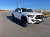 Used 2019 Toyota Tacoma TRD Off-Road image 3