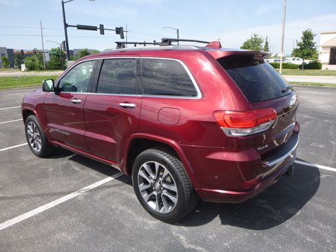 Used 2018 Jeep Grand Cherokee 4WD Overland image 9