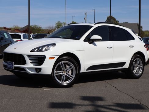 Used 2015 Porsche Macan S image 2