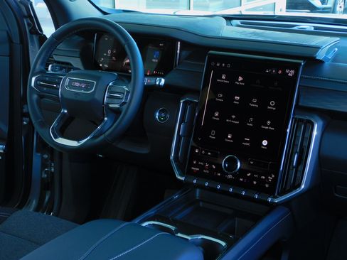 Used 2025 GMC Acadia Elevation image 25