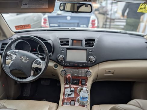 Used 2012 Toyota Highlander Limited image 6