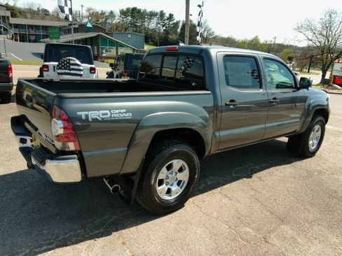 Used 2014 Toyota Tacoma SR5 image 4