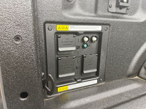 Used 2021 Ford F150 XLT image 22