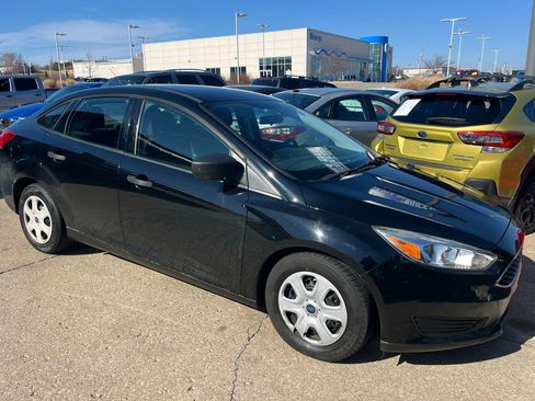 Used 2018 Ford Focus S FWD image 3