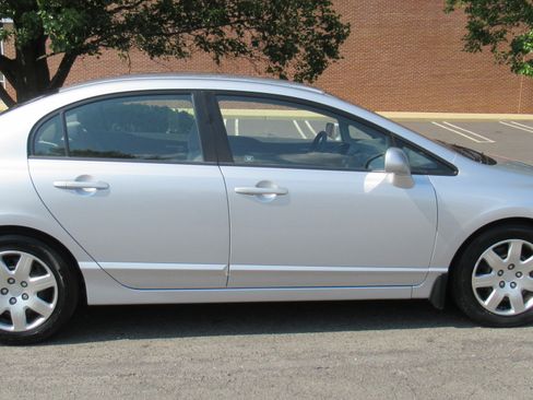 Used 2010 Honda Civic LX Sedan image 5