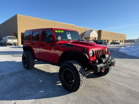 Used 2017 Jeep Wrangler Unlimited Sahara image 2