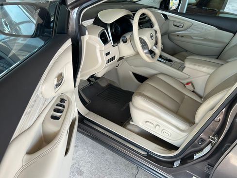 Used 2015 Nissan Murano 2WD SV image 4