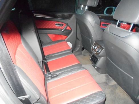 Used 2018 Bentley Bentayga UNAVAIL AWD/4WD image 9