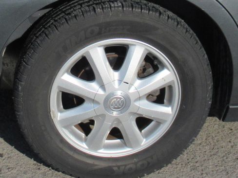 Used 2005 Buick LaCrosse CX image 16