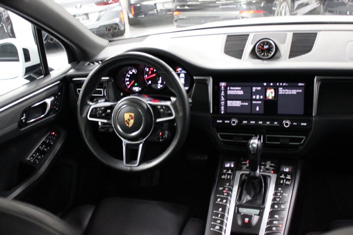 Used 2021 Porsche Macan GTS AWD/4WD image 37