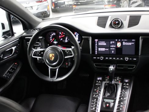 Used 2021 Porsche Macan GTS AWD/4WD image 37