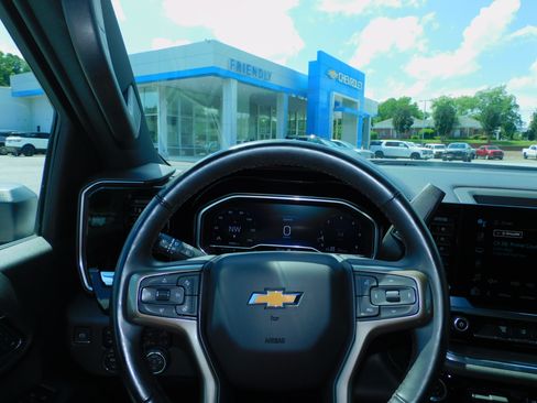 Used 2024 Chevrolet Silverado 2500 High Country image 2