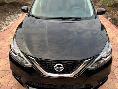 Used 2019 Nissan Sentra SV image 2