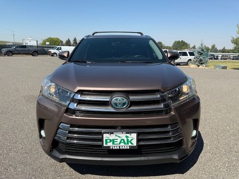 Used 2018 Toyota Highlander Limited Platinum image 8