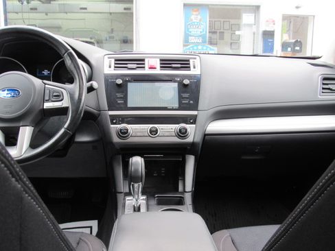 Used 2015 Subaru Legacy 2.5i Premium AWD/4WD image 18