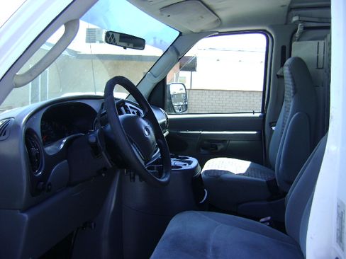 Used 2003 Ford E-350 and Econoline 350 Extended Super Duty RWD image 8