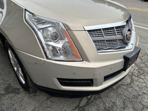 Used 2011 Cadillac SRX Luxury image 11
