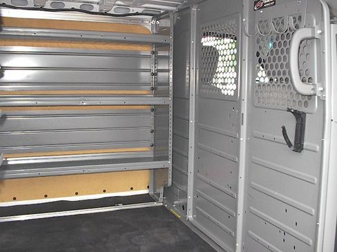 Used 2020 Nissan NV image 17