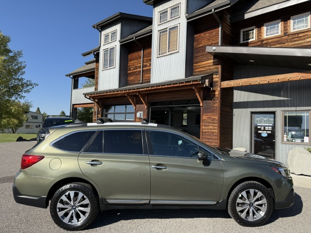 Used 2018 Subaru Outback 3.6R Touring AWD/4WD image 6