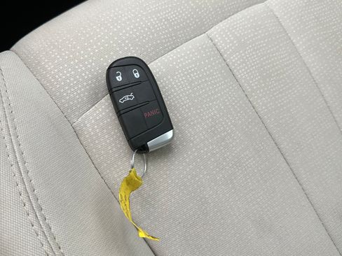 Used 2016 Chrysler 200 Limited image 18