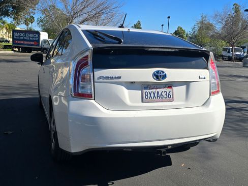 Used 2013 Toyota Prius Three image 12