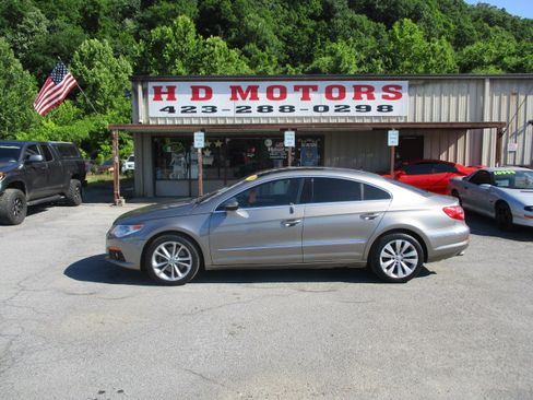 Used 2009 Volkswagen CC Luxury FWD image 1