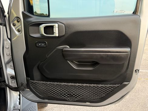 Used 2021 Jeep Gladiator Sport AWD/4WD image 74