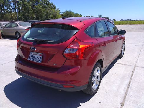 Used 2013 Ford Focus SE Hatchback FWD image 4