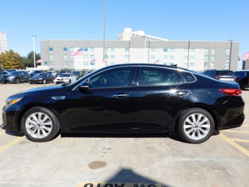 Used 2018 Kia Optima S image 5