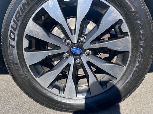 Used 2017 Subaru Outback 3.6R Limited image 10