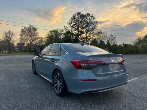 Used 2024 Honda Civic Touring image 6