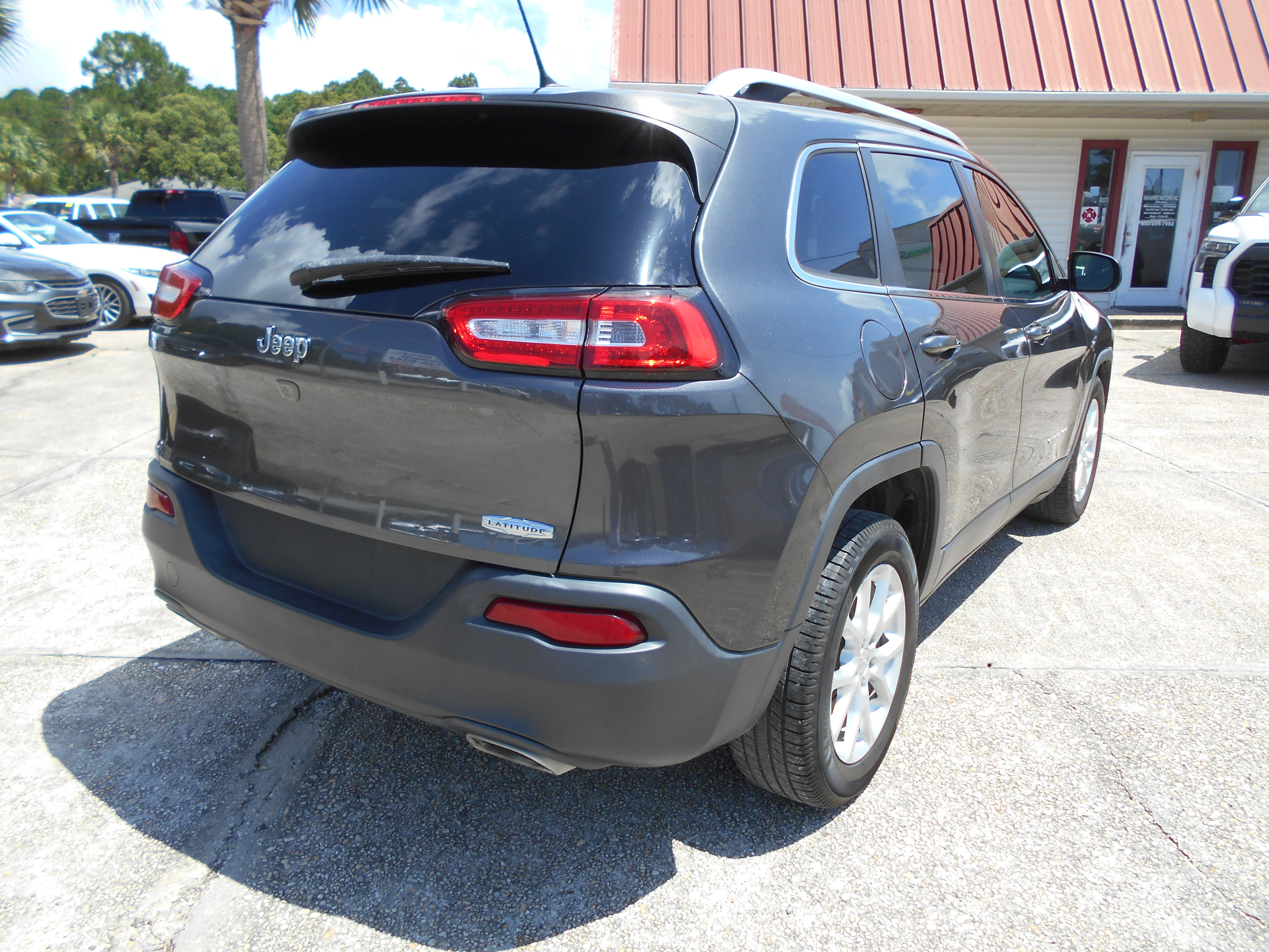 Used 2015 Jeep Cherokee FWD Latitude image 5