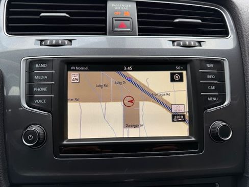 Used 2017 Volkswagen Golf Alltrack image 11